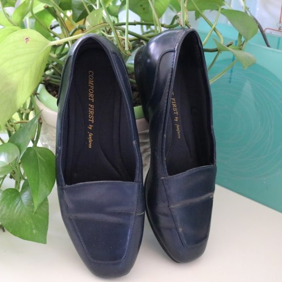 3/$10 Comfort First LOLA Navy Driving Flats - 6.5 - Picture 15 of 15